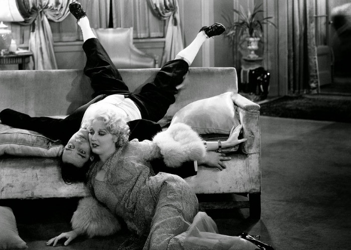 Buster Keaton and Thelma Todd in Speak Easily (1932)