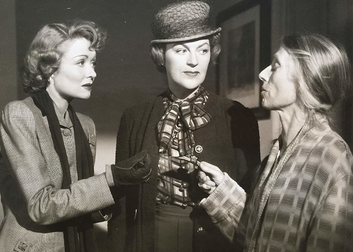 Constance Bennett, Gracie Fields, and Eily Malyon in Paris Underground (1945)