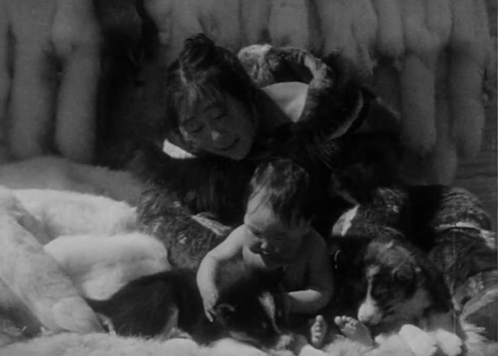 Alice Nevalinga in Nanook of the North (1922)