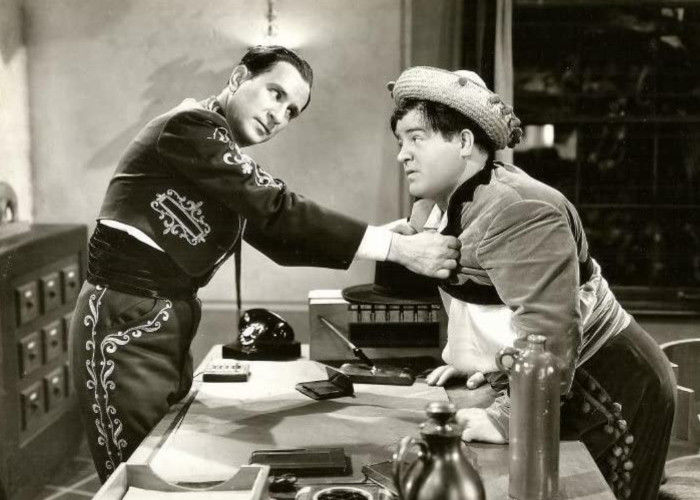 Bud Abbott and Lou Costello in Pardon My Sarong (1942)