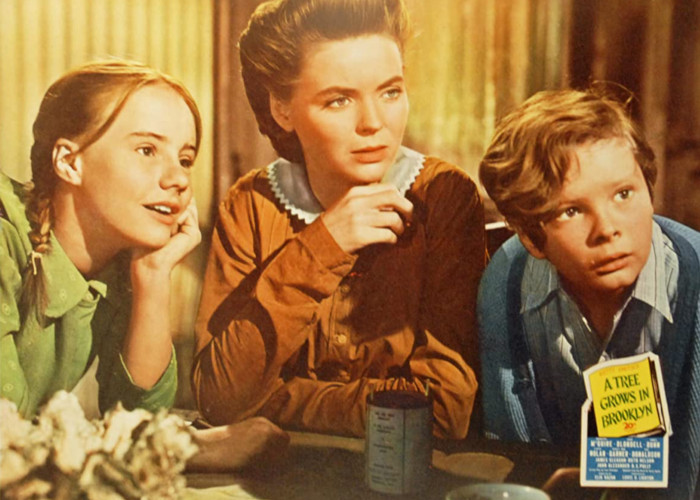 Ted Donaldson, Peggy Ann Garner, and Dorothy McGuire in A Tree Grows in Brooklyn (1945)