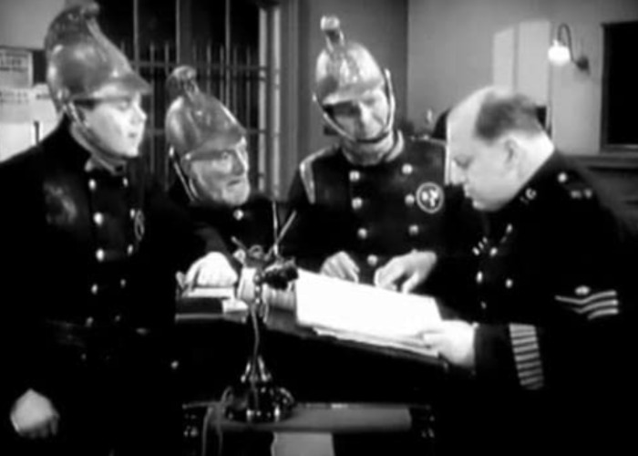 Will Hay, Moore Marriott, and Graham Moffatt in Where's That Fire? (1939)